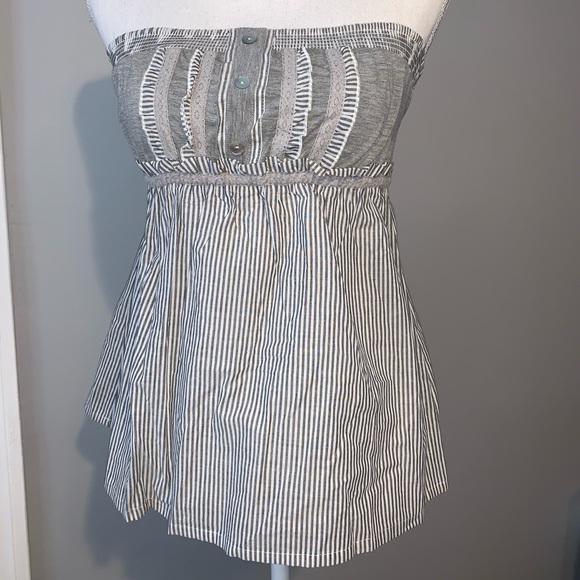 Gray tube top with lace and ruffles hollister style - Picture 1 of 11